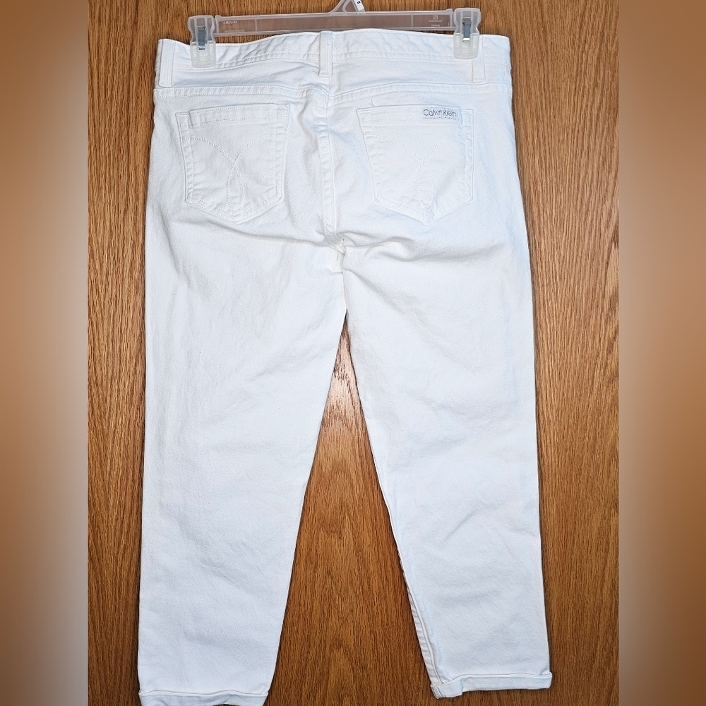Calvin Klein Cropped White Jeans sz 10